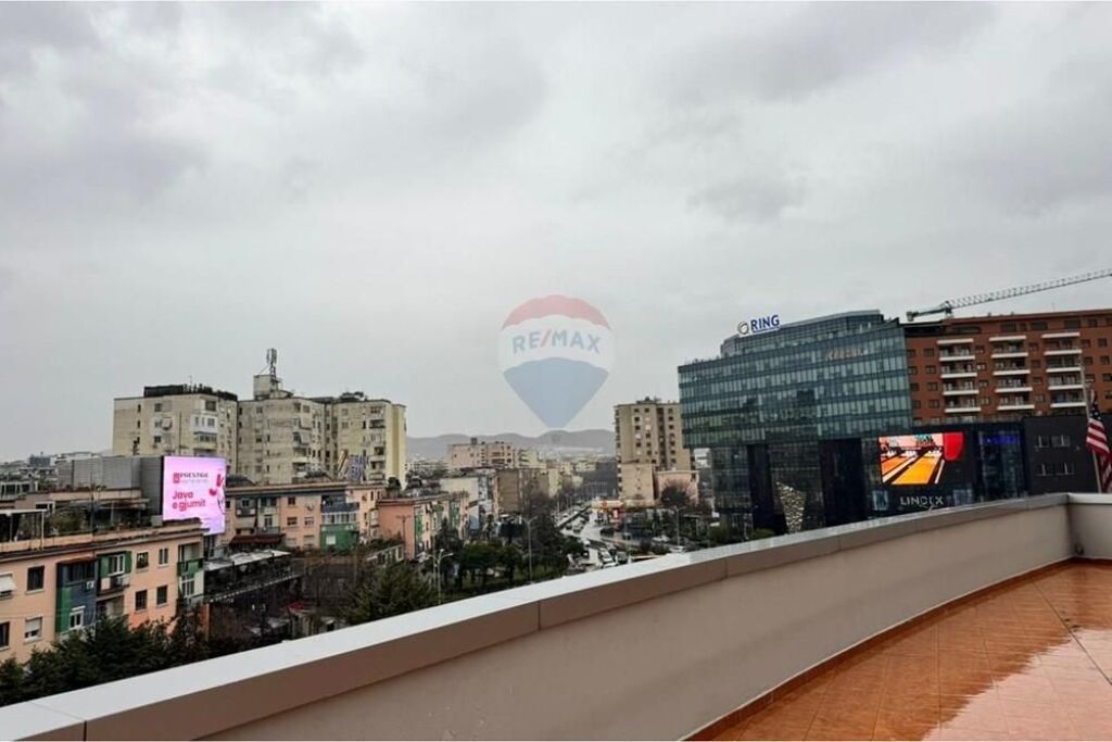 Balcone in Affitto per Pubblicità