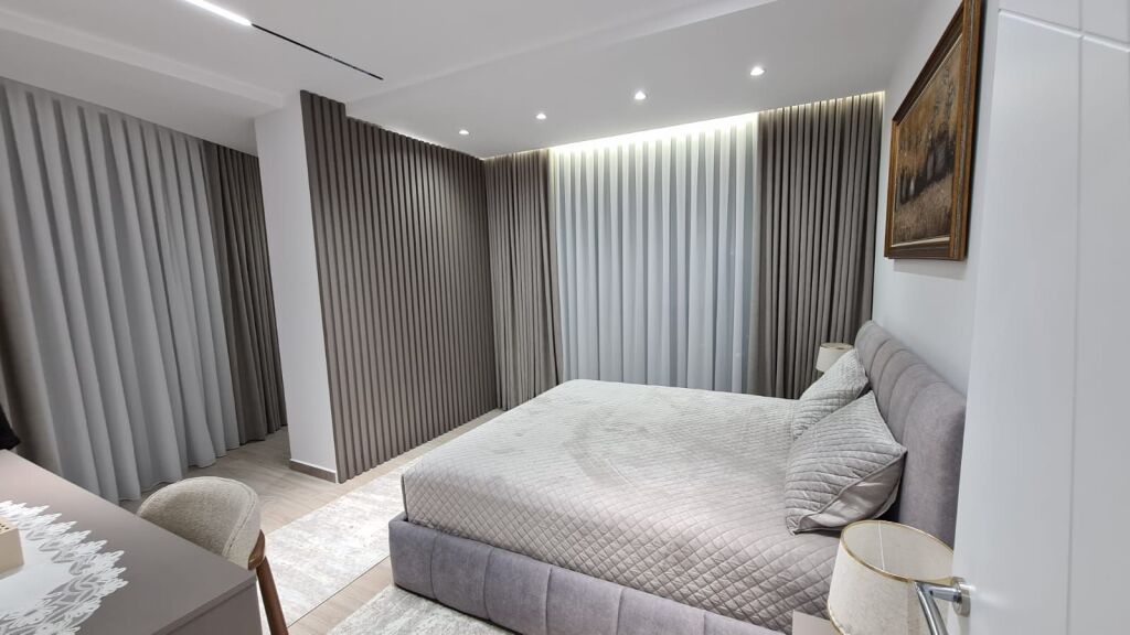 🏙️ For rent 2+1 – Golden Tower Residence, Mine Peza  🏢 7th floor with elevator ✨ New apartment, never lived in before 💶 1,400 € / month  Premium residence, modern furnishing and contemporary conditions.