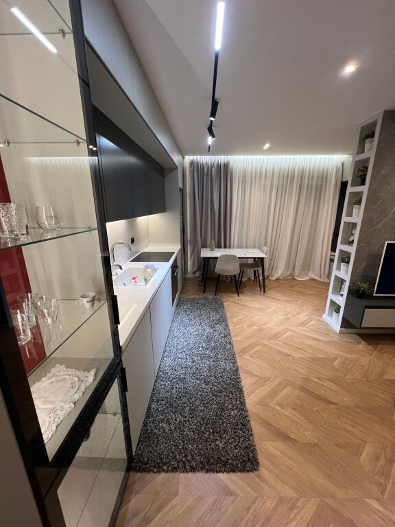 APT PREMIUM 1+1+Parkim PER QERA rezidenca kodra e diellit nga pronari