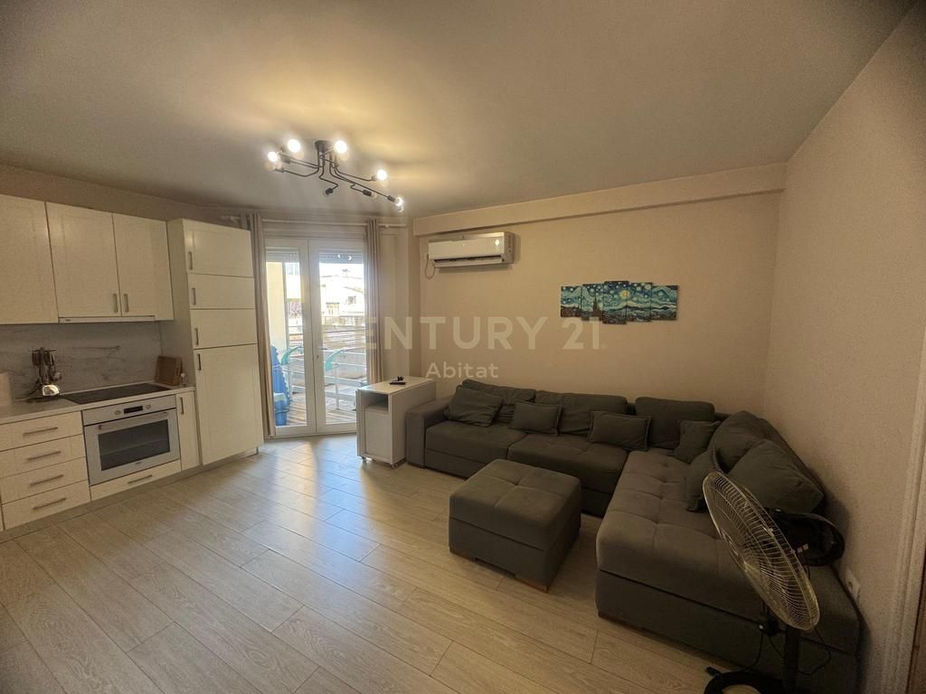 APPARTAMENTO 1+1 IN AFFITTO, VIA KAVAJES: Condor Center