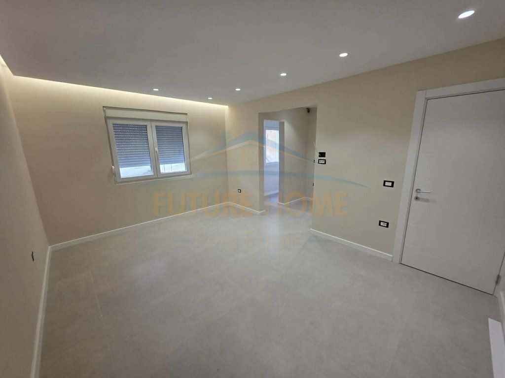 In vendita, Appartamento 2+1, Oxhaku, Tirana.