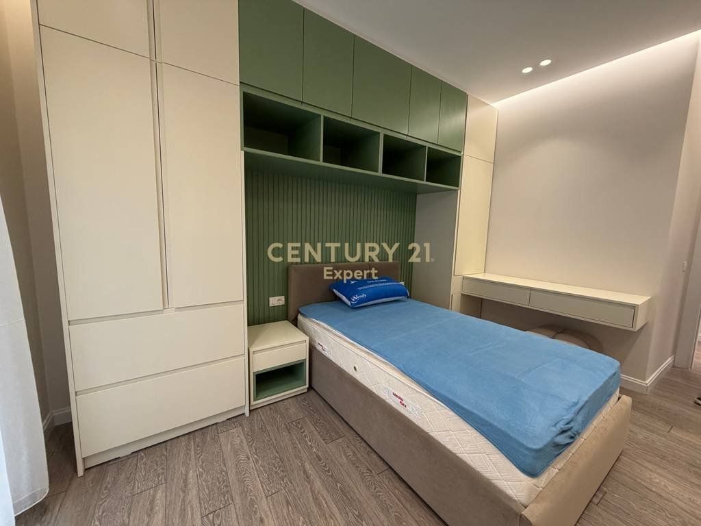 APARTAMENT 2+1 ME QIRA ME POST PARKIMI NE ROSE GARDEN