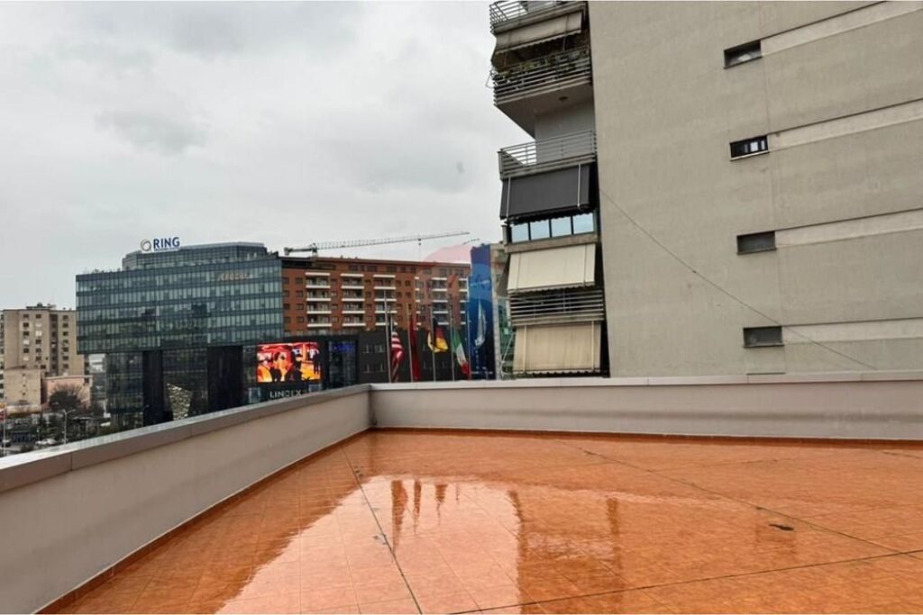 Balcone in Affitto per Pubblicità