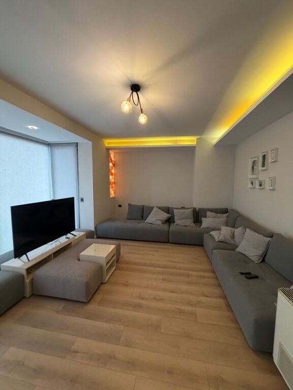 For sale 2+2+2 balcony+1 veranda At Liqeni i Thate