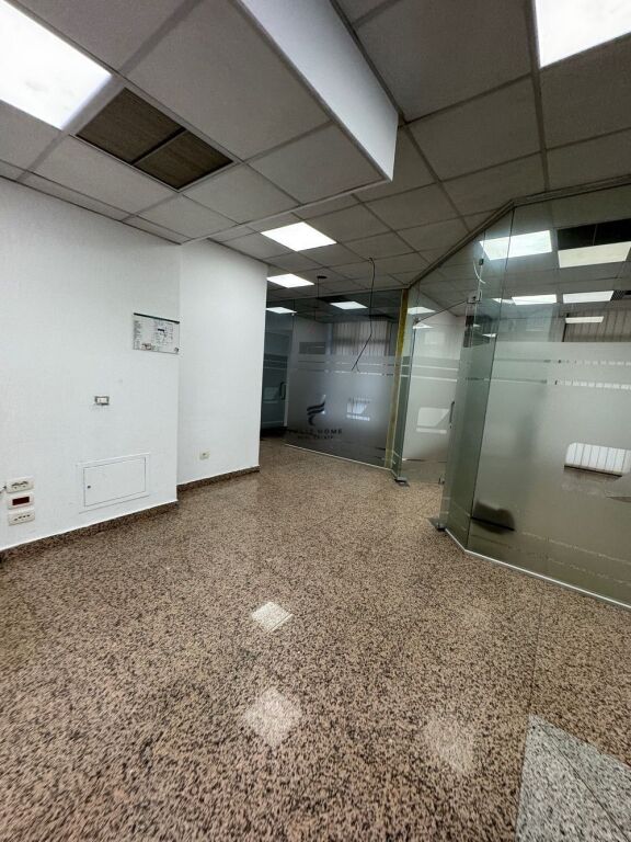 OFFICE FOR RENT 340 M2 BLLOK 5100 EURO