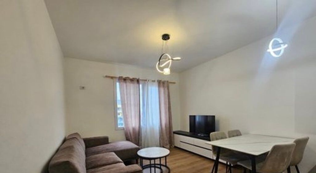 JEPET ME QIRA APARTAMENT 3+1 TE ISH FUSHA AVIACIONIT
