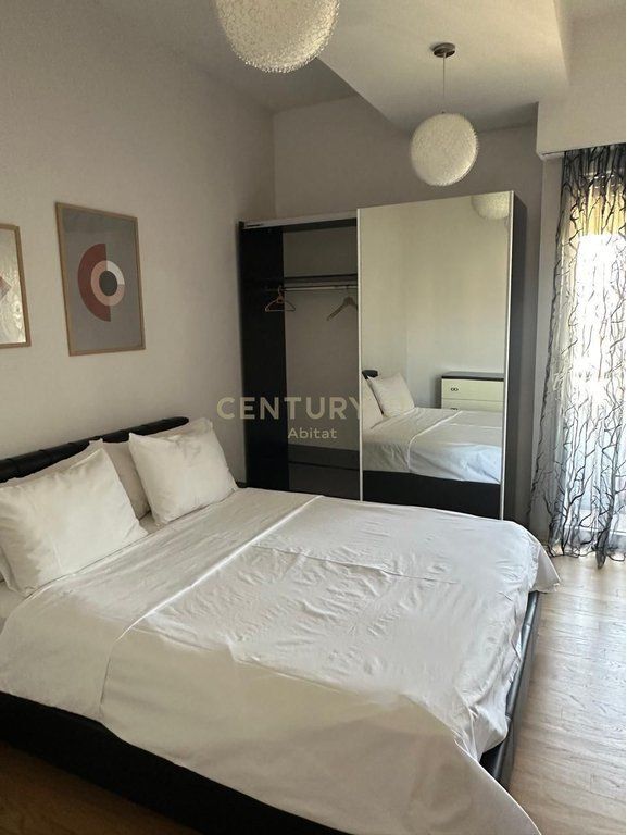 APARTAMENT 2+1+2 ME QERA TEK LIQENI ARTIFICIAL I TIRANES