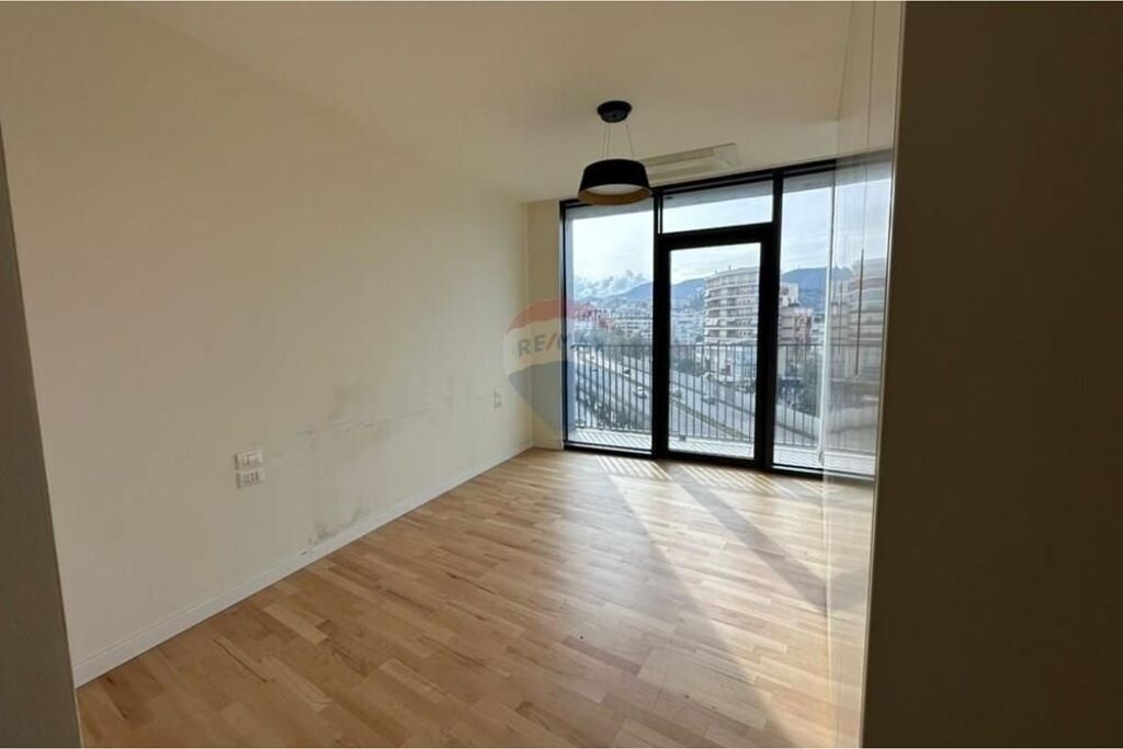 Zyre me qira ne Lake View Residence