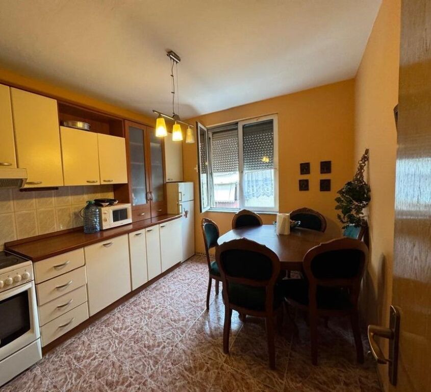 Apartament 1+1 me guzhine te vecuar per qira ne Myslym Shyr