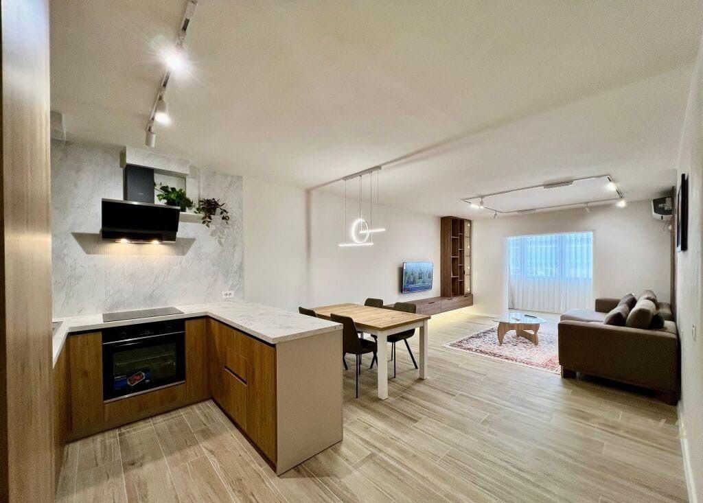 Apartment 2+1 for rent with parking space, Irfan Tomini Street