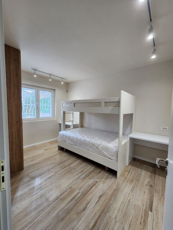 Apartment 2+1 for rent with parking space, Irfan Tomini Street