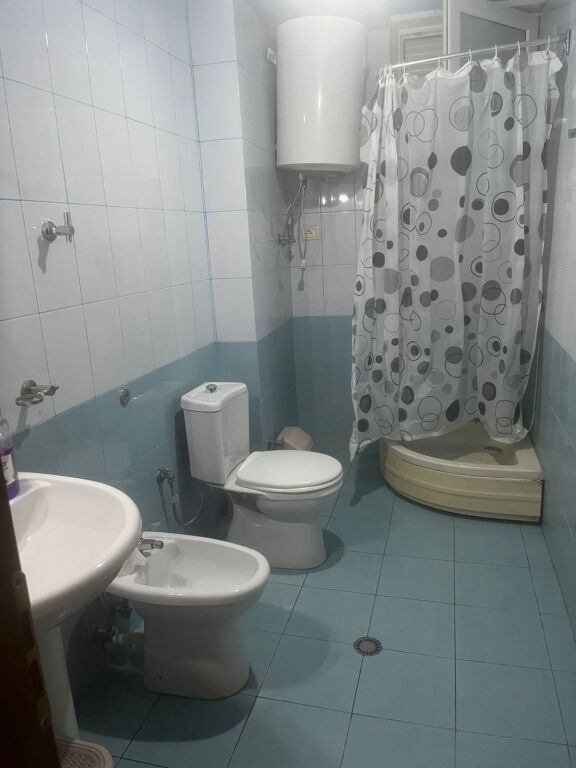 Apartament 1+1 per shitje mbi Kristal center