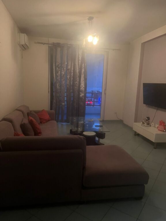 Apartament 1+1 per shitje mbi Kristal center