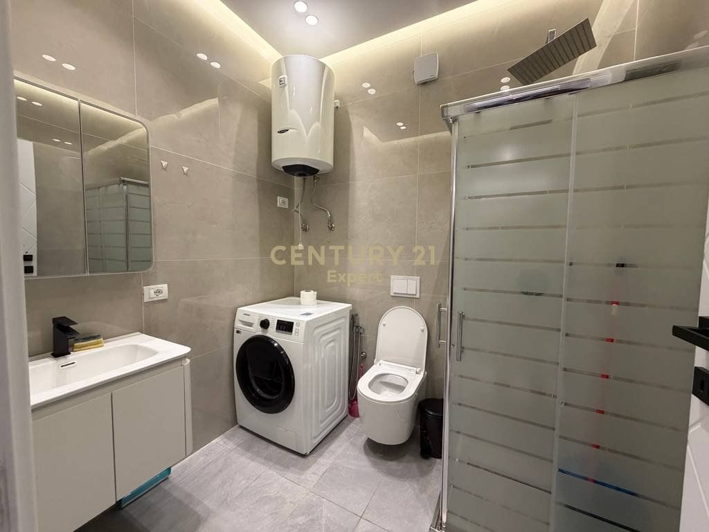 APARTAMENT 2+1 ME QIRA ME POST PARKIMI NE ROSE GARDEN