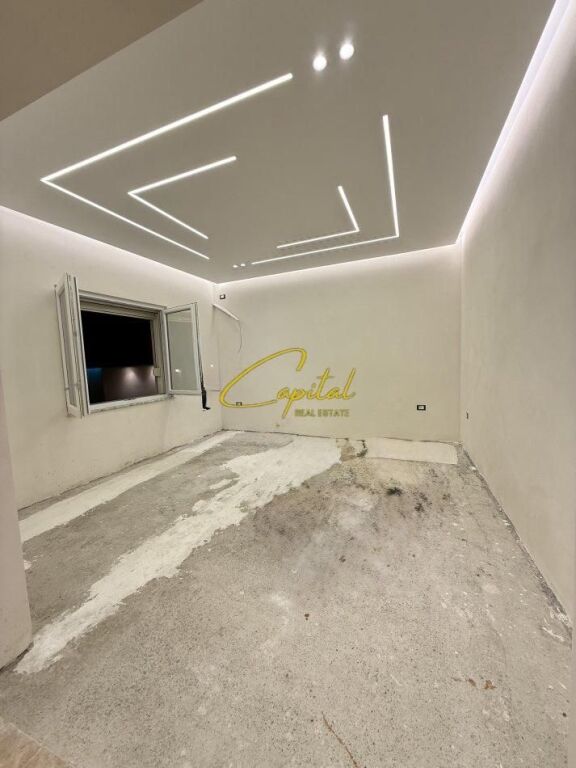 PRIVATE VILLA FOR RENT 340 M2 21 DECEMBER 200,000 LEKE