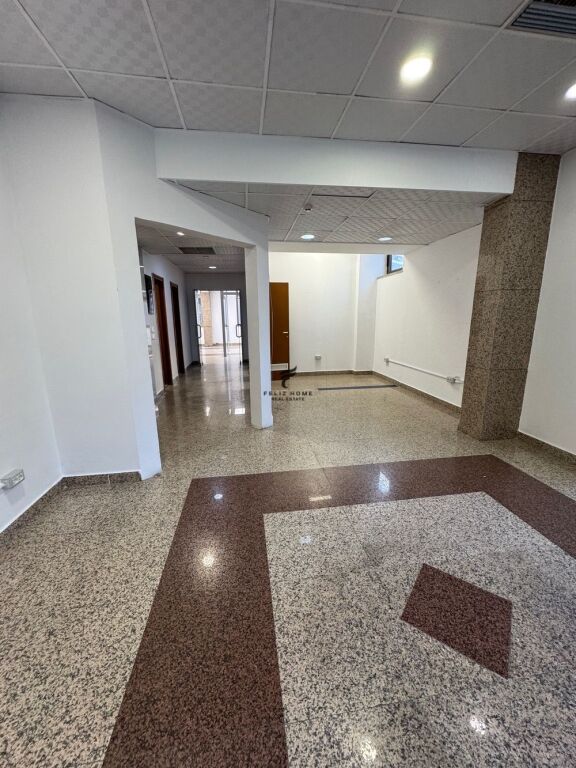 UFFICIO IN AFFITTO 220 M2 BLLOK 3300 EURO