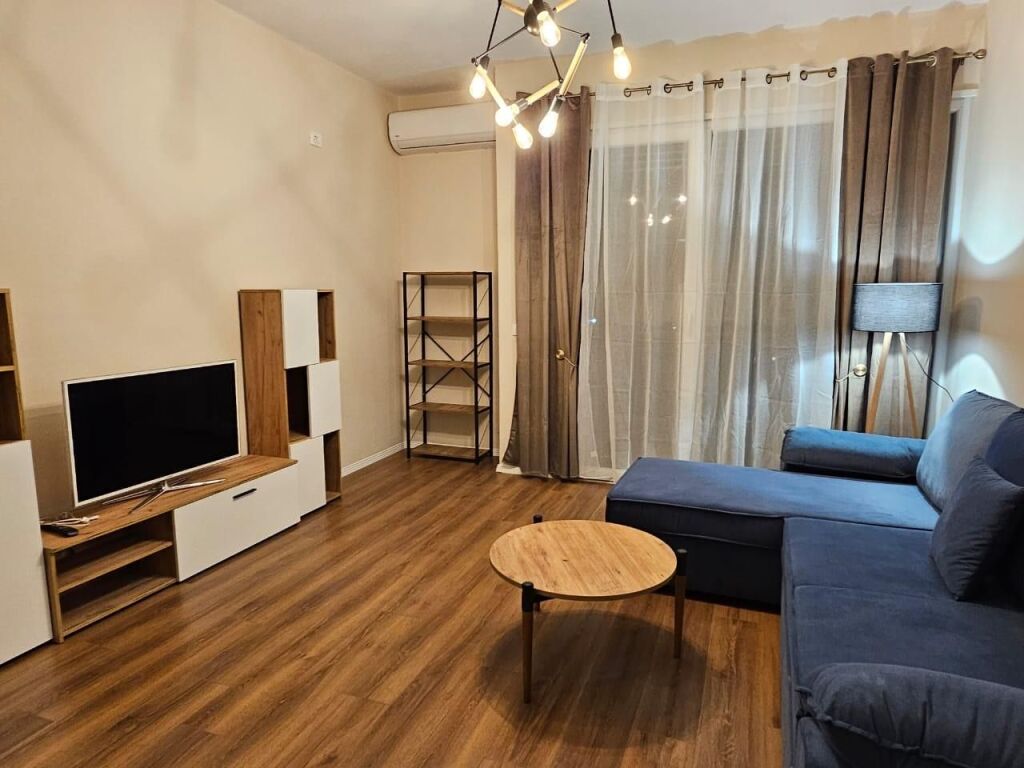 Affittasi Appartamento 2+1+1 con Balcone