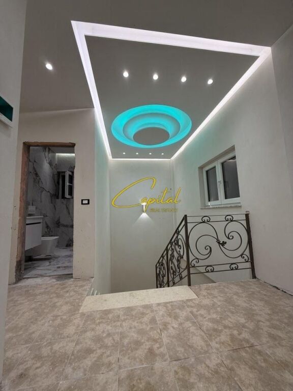 PRIVATE VILLA FOR RENT 340 M2 21 DECEMBER 200,000 LEKE