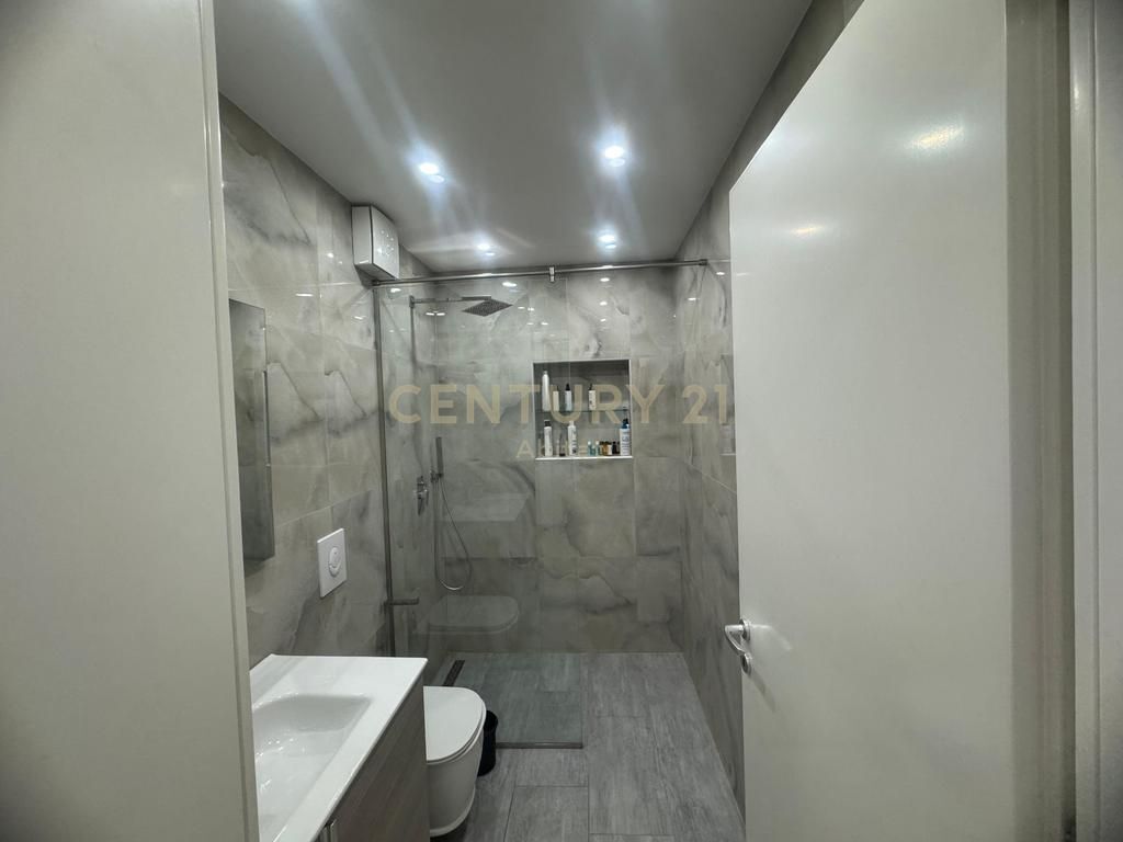 APPARTAMENTO 1+1 IN AFFITTO, VIA KAVAJES: Condor Center