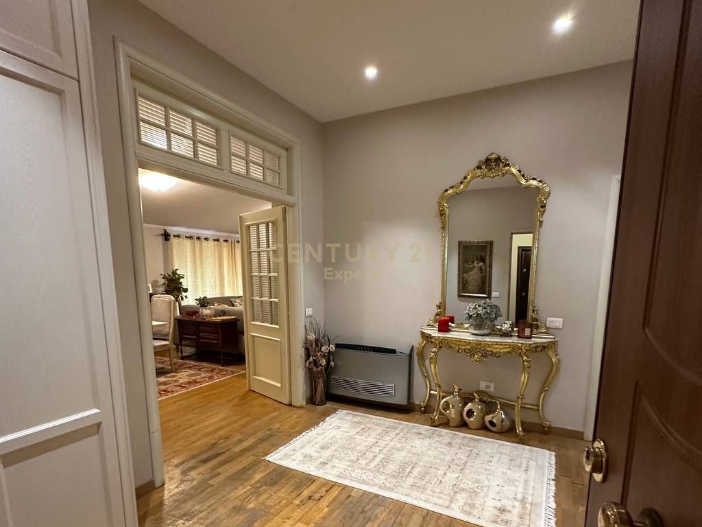 Penthouse per shitje Liqeni i Tiranes