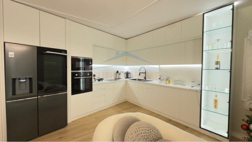 Apartment 2+1+2 +2 parking spaces for sale Bogdaneve Street