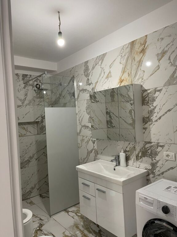 📣 QERA Apartament 1+1 📍 Misto Mame, Prane Pallateve Cabej ✨   🏢 Ndertim i Ri  🪜 Kati 4 (Pa Ashensor)  🛋️ BOSH (Vetem Me Kuzhine)   💶 Cmimi 280 Euro