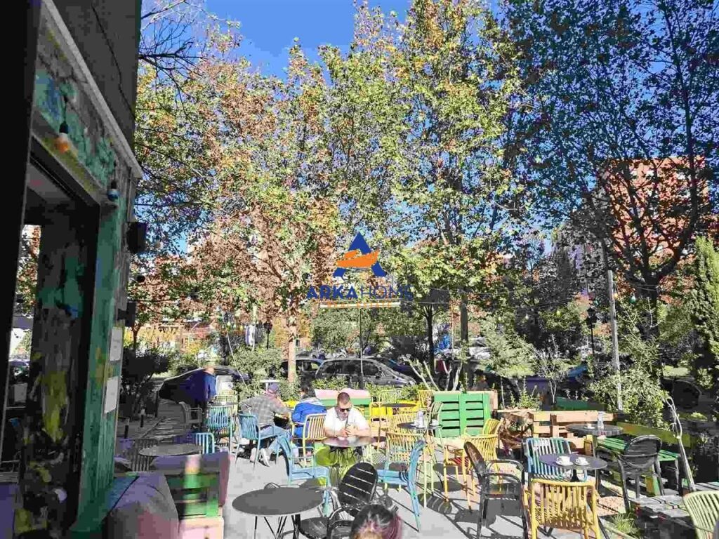 AFFITTASI LOCALE 150M2 "VICINO A DELIJORGJI, VIALLE BAJRAM CURRI" 2080 EURO