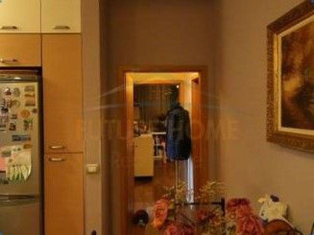Vendita, Appartamento 2+1+2 con 2 posti auto opzionali, Comune di Parigi