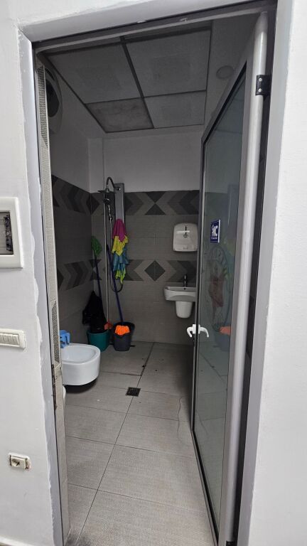 Locale in Affitto per Uffici – Ex Esposizione, Tirana | 200 m² | Posizione Premium