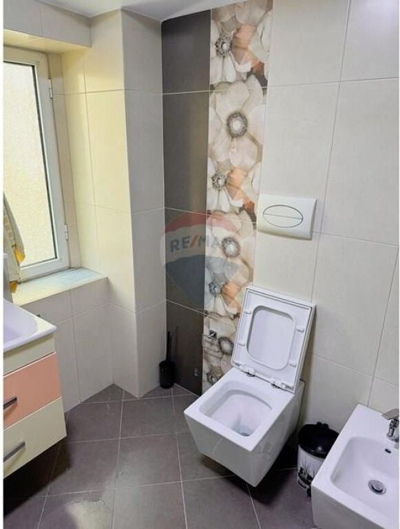 Appartamento - In Affitto - Piazza Skënderbej, Tirana