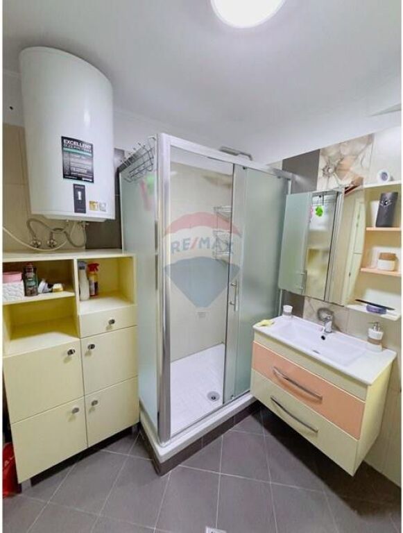 Appartamento - In Affitto - Piazza Skënderbej, Tirana