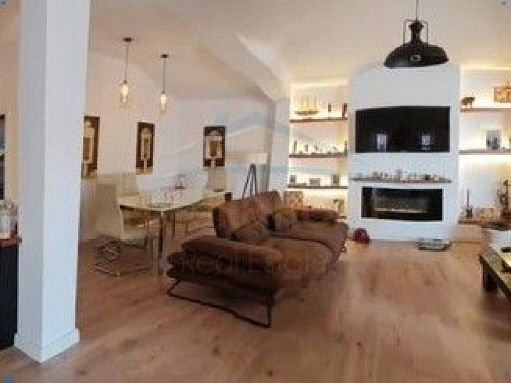 In vendita, Penthouse 3+1+2+veranda .Golem, Durres.