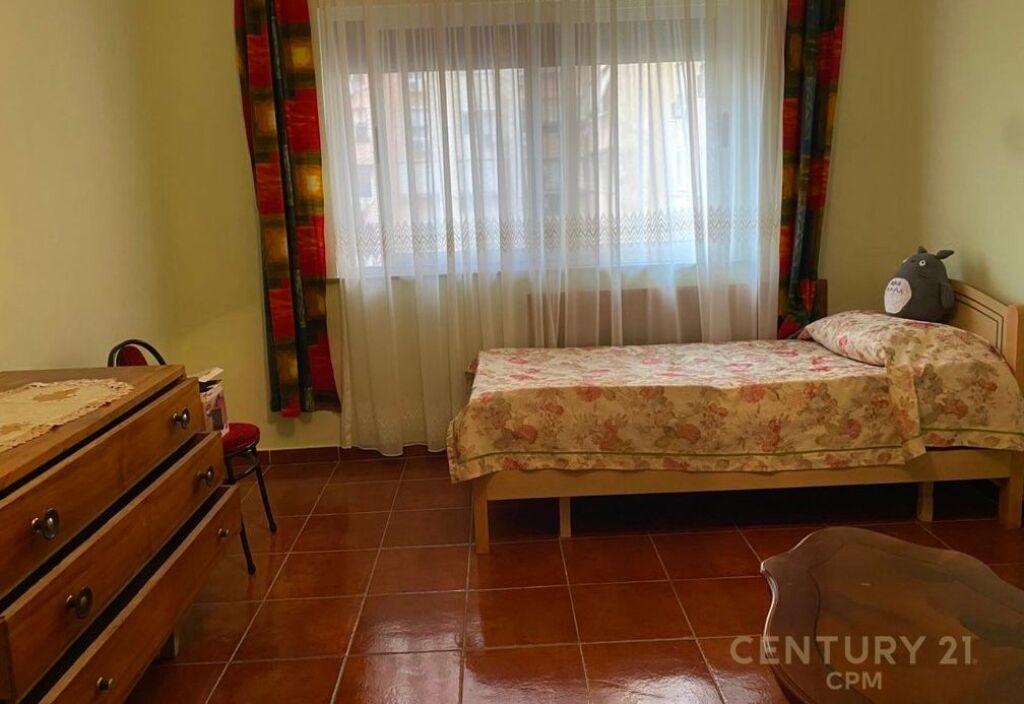 Apartament 1+1 per qira, Komuna e Parisit