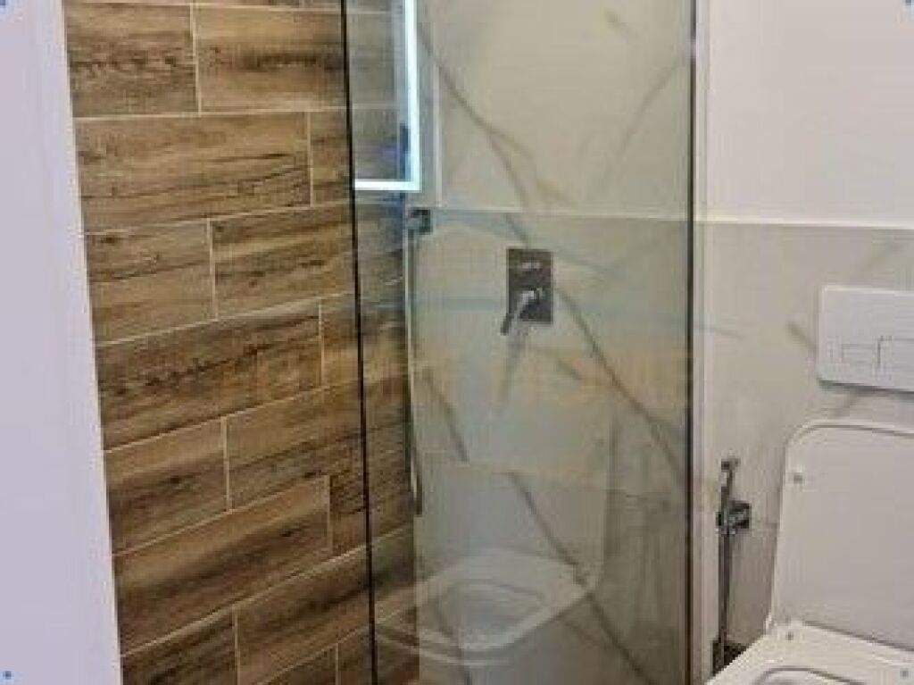 In vendita, Penthouse 3+1+2+veranda .Golem, Durres.