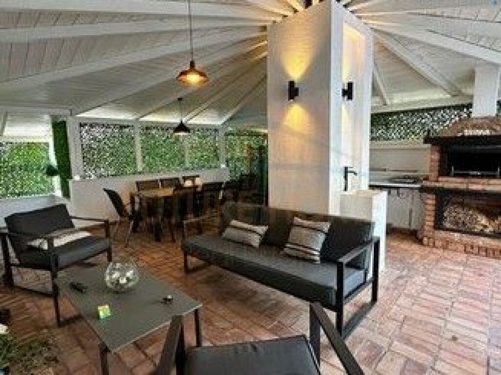 In vendita, Penthouse 3+1+2+veranda .Golem, Durres.