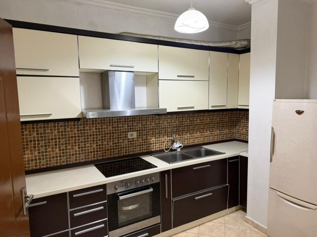 Jepet me qira apartament 1+1