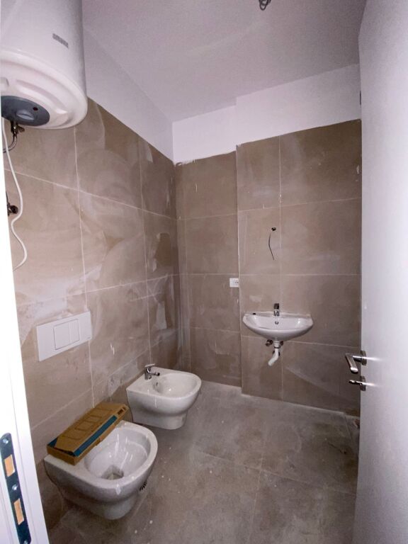 Univers City , 2+1+2wc+verande in vendita
