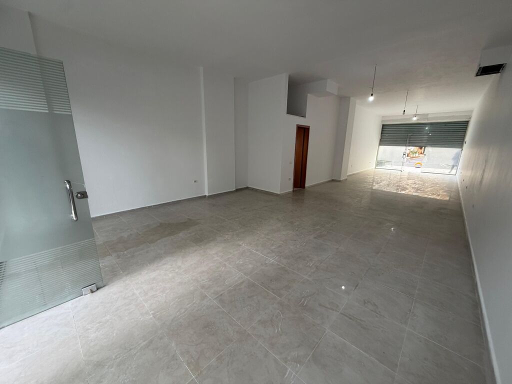 🏢 Negozio in affitto 📍 Selvia, Tirana💶 Prezzo: 850€ netto / mese