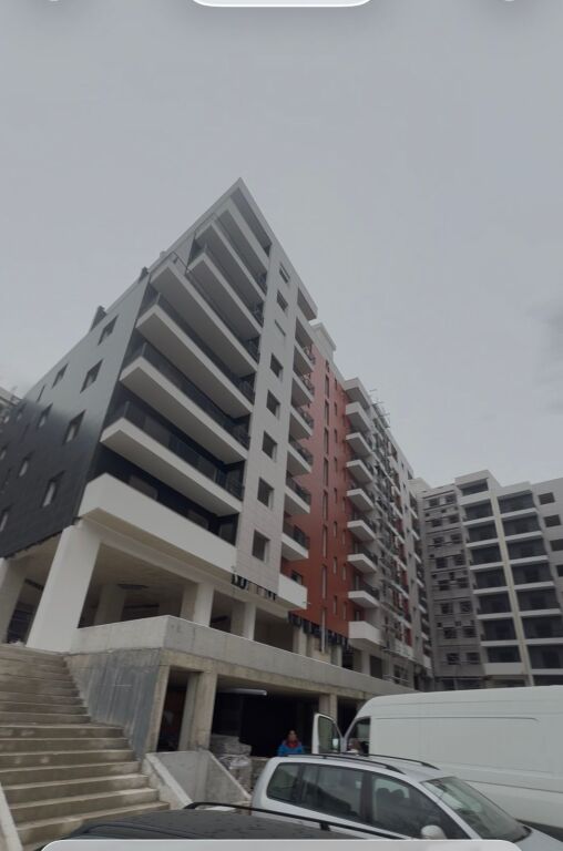 Shitet Apartament - Paskuqan