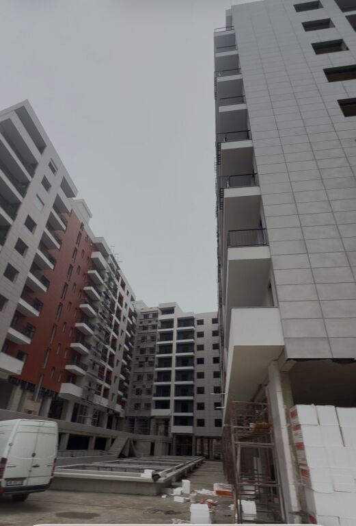 Shitet Apartament - Paskuqan
