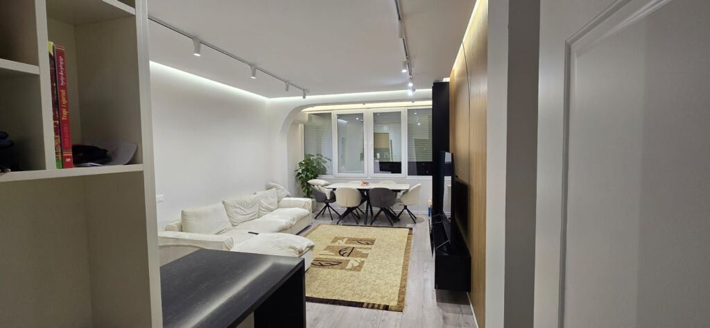 🏡 Apartment 1+1 for rent 📍 Kinostudio – Aleksandër Moisiu Street  🏢 7th floor (building without elevator) 🛋️ Fully furnished 💶 Price: 500 € / month  Apartment suitable for couple or individual, in a quiet area with easy access.  📞 Contact for more information.