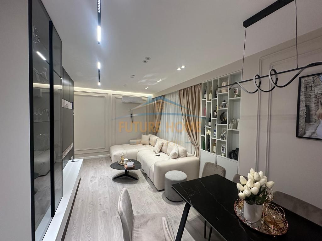 Shitet Apartament 3+1+2,tek Kompleksi E-88,Tiranë. Prestige60260