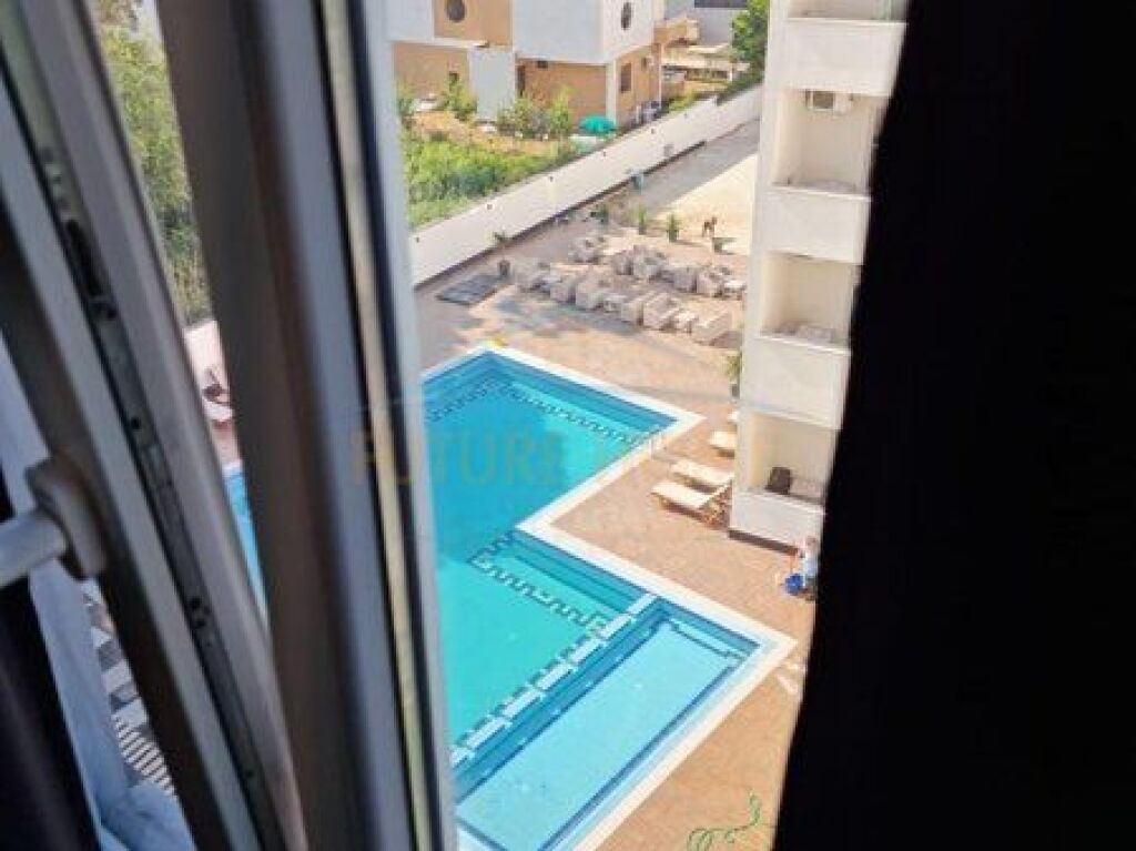 In vendita, Penthouse 3+1+2+veranda .Golem, Durres.