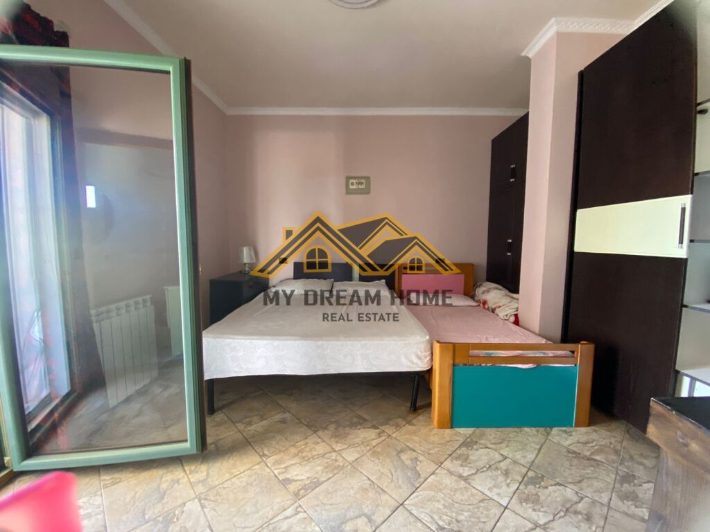 SHITET PAPAFINGO PRAN KAZAZIT NE DURRES!