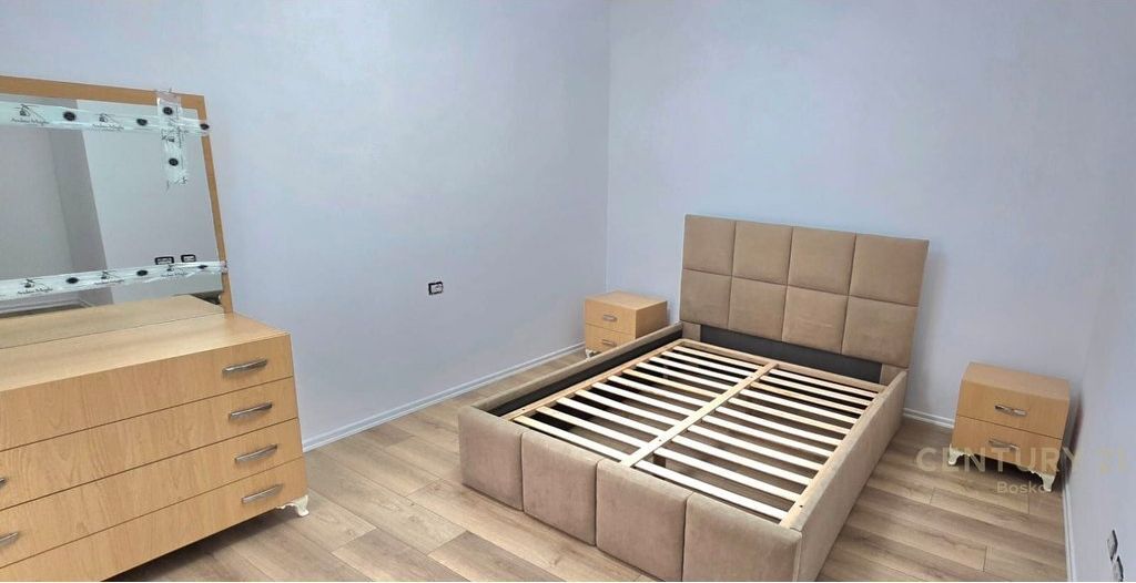 Zogu i Zi, apartament 1+1 per qira