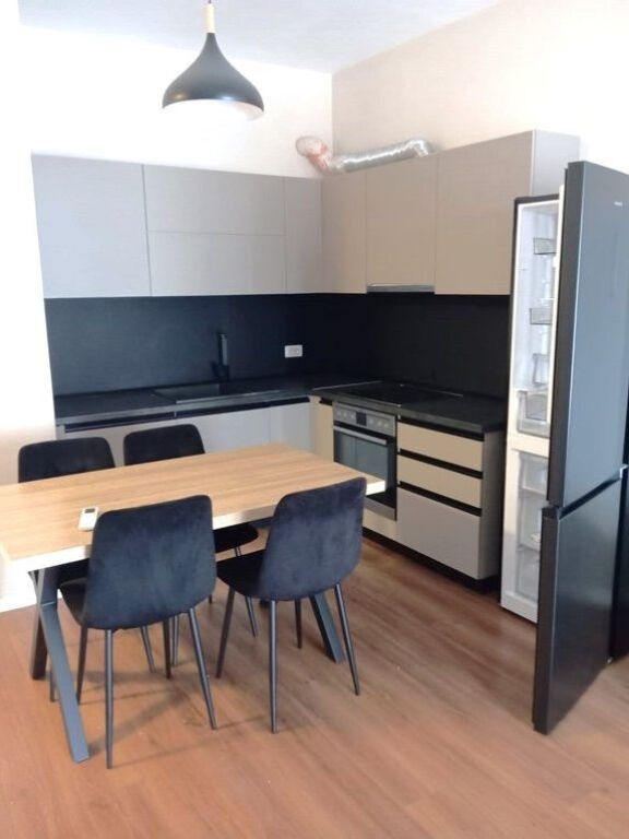 Appartamento 2+1 in Affitto in Via 5 Maji, Tirana - 700€ | 100 m²