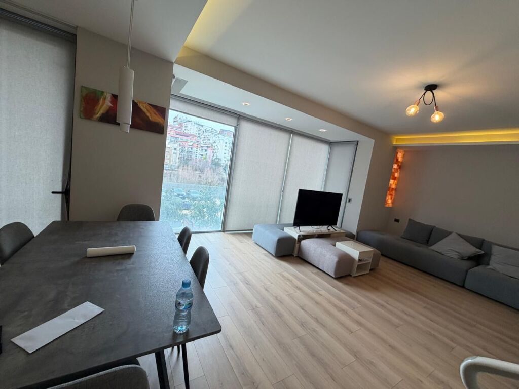 For sale 2+2+2 balcony+1 veranda At Liqeni i Thate