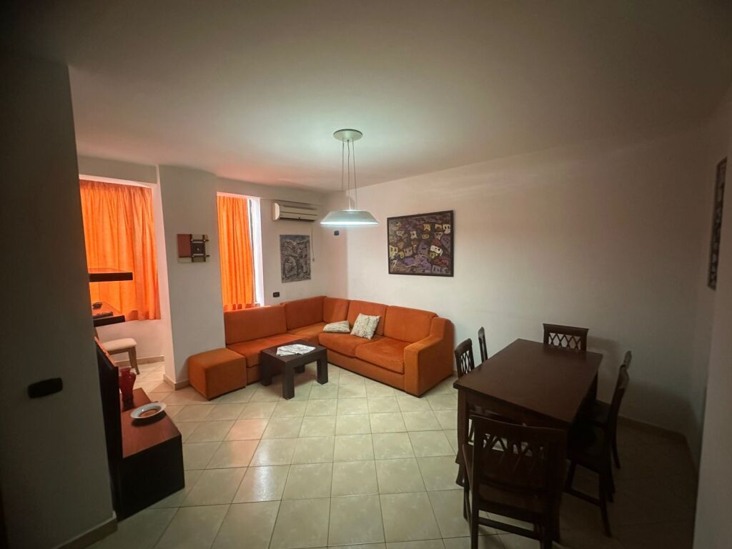 APARTAMENT 1+1+GARDEROBE PER SHITJE TREGU ELEKTRIK