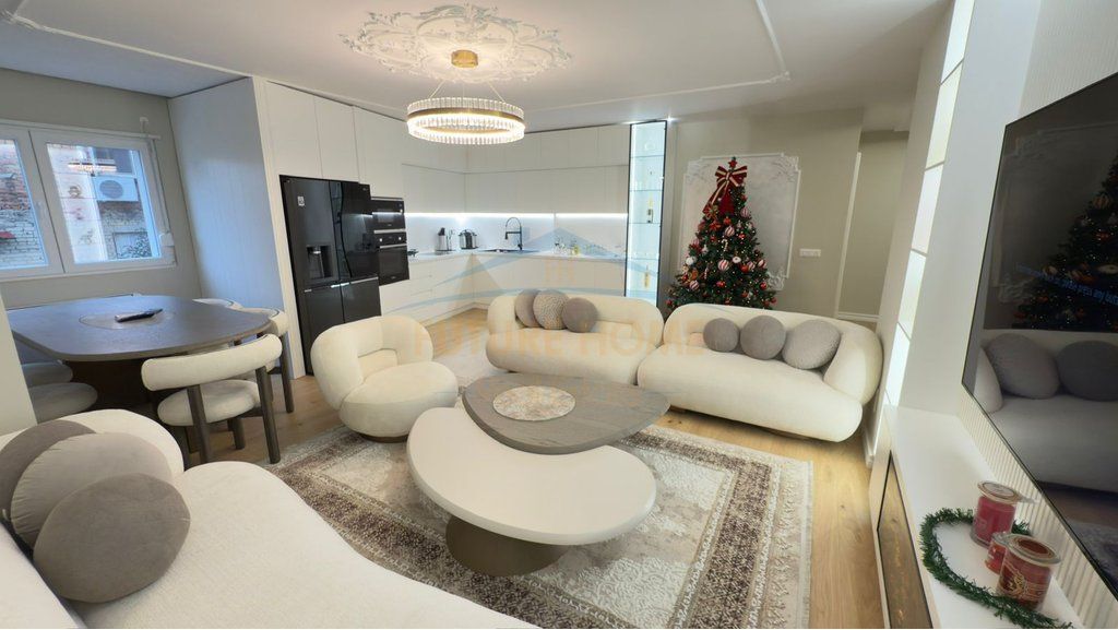 Shitet,apartament 2+1+2+ 2 poste parkimi,Rruga e bogdaneve