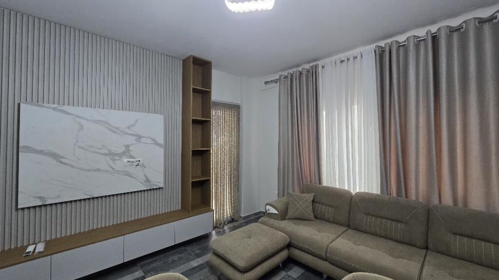 🏡 Apartment 1+1 with parking for rent 📍 Area: Zogu i Zi 💶Price: 700 Euro/month